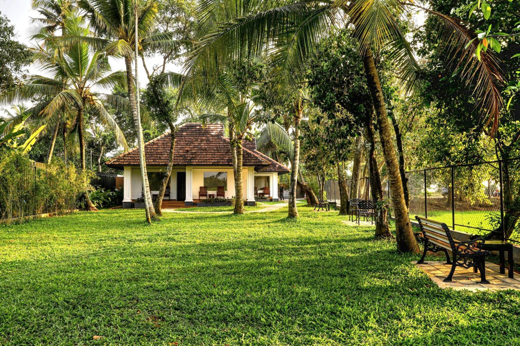 Paadam By The Backwaters 库玛拉孔 外观 照片